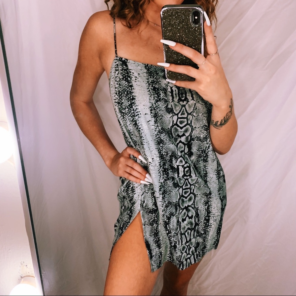 🖤🤍Princess Polly MOTEL mini dress🤍🖤